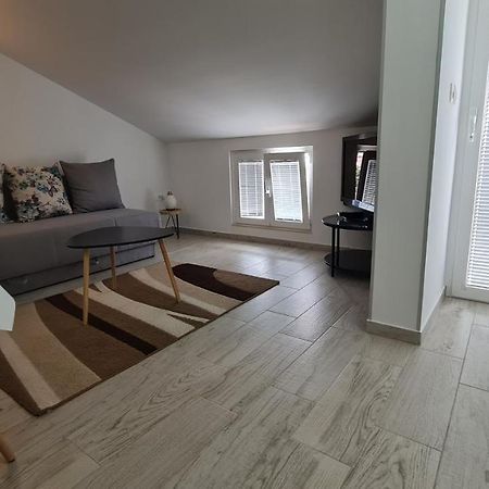 Apartmani Dami Novalja Exterior foto